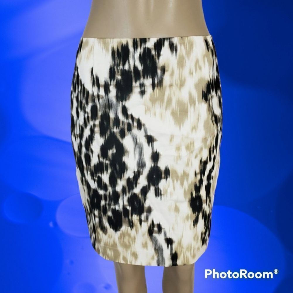 T Tahari Abstract pencil skirt(B004)